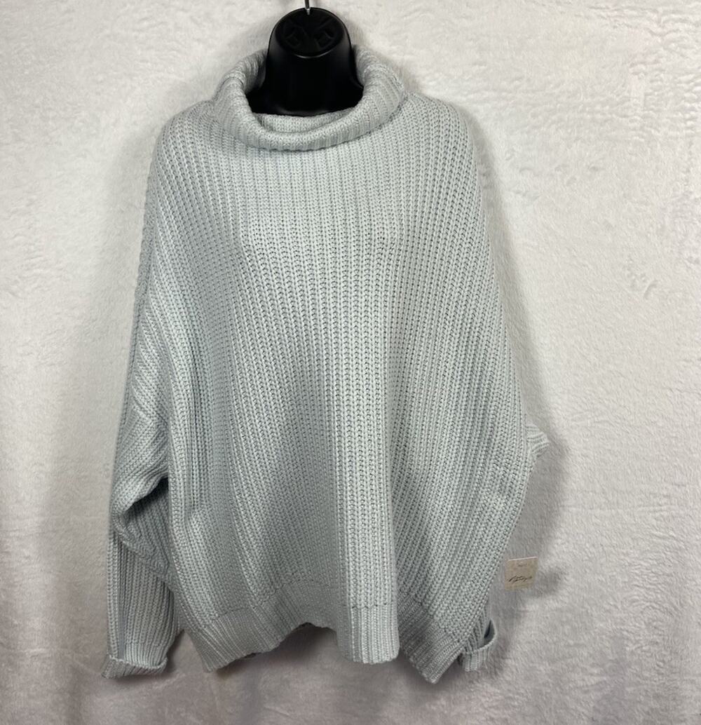 Free People NWTS Very Oversized Women’s S-XL Light Blue Lagenlook Minimalist